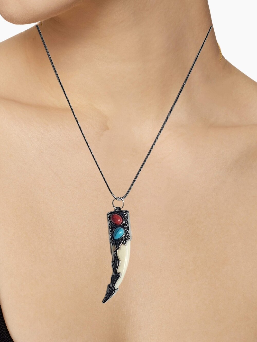 Unisex Wolf Tooth Fang Pendant Necklace Red & Turquoise Accent Silver Tone. NWOT
